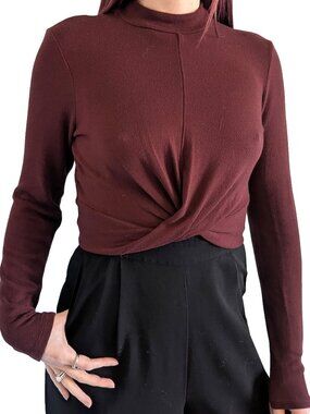 Xhilaration Cropped Lightweight Maroon Sweater Twist Detail | M
